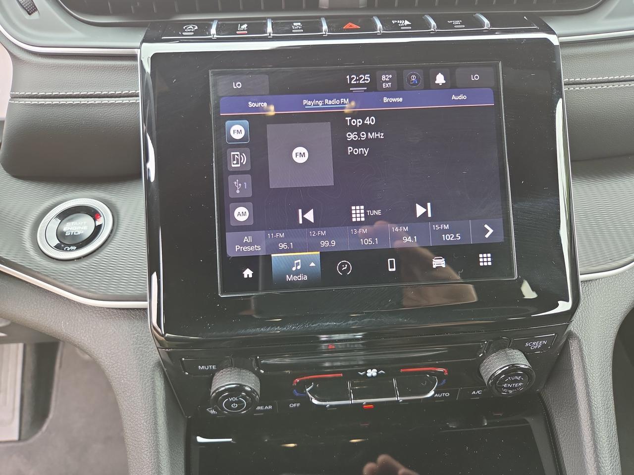2024 Jeep Grand Cherokee Laredo X Hamburg PA