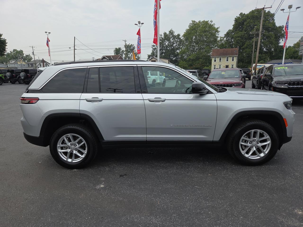 2024 Jeep Grand Cherokee Laredo X Hamburg PA