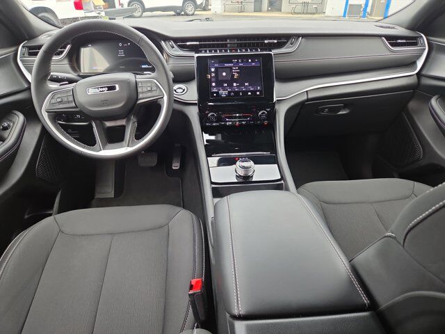 2024 Jeep Grand Cherokee Laredo X HAMBURG PA