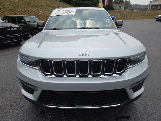 2024 Jeep Grand Cherokee Laredo X HAMBURG PA