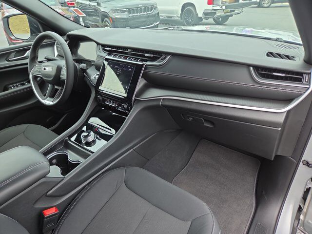 2024 Jeep Grand Cherokee Laredo X HAMBURG PA