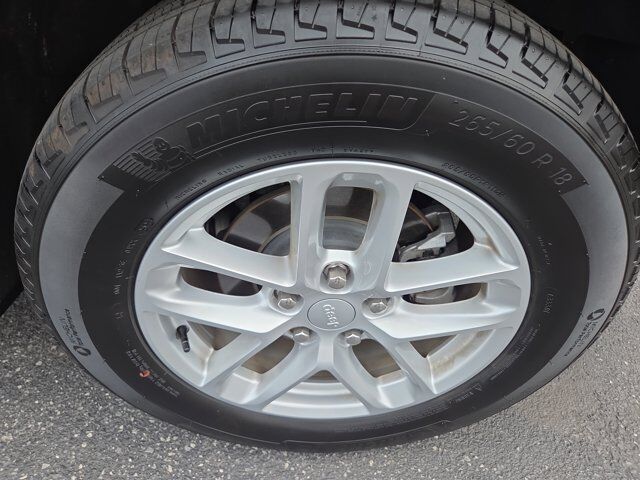 2024 Jeep Grand Cherokee Laredo X HAMBURG PA