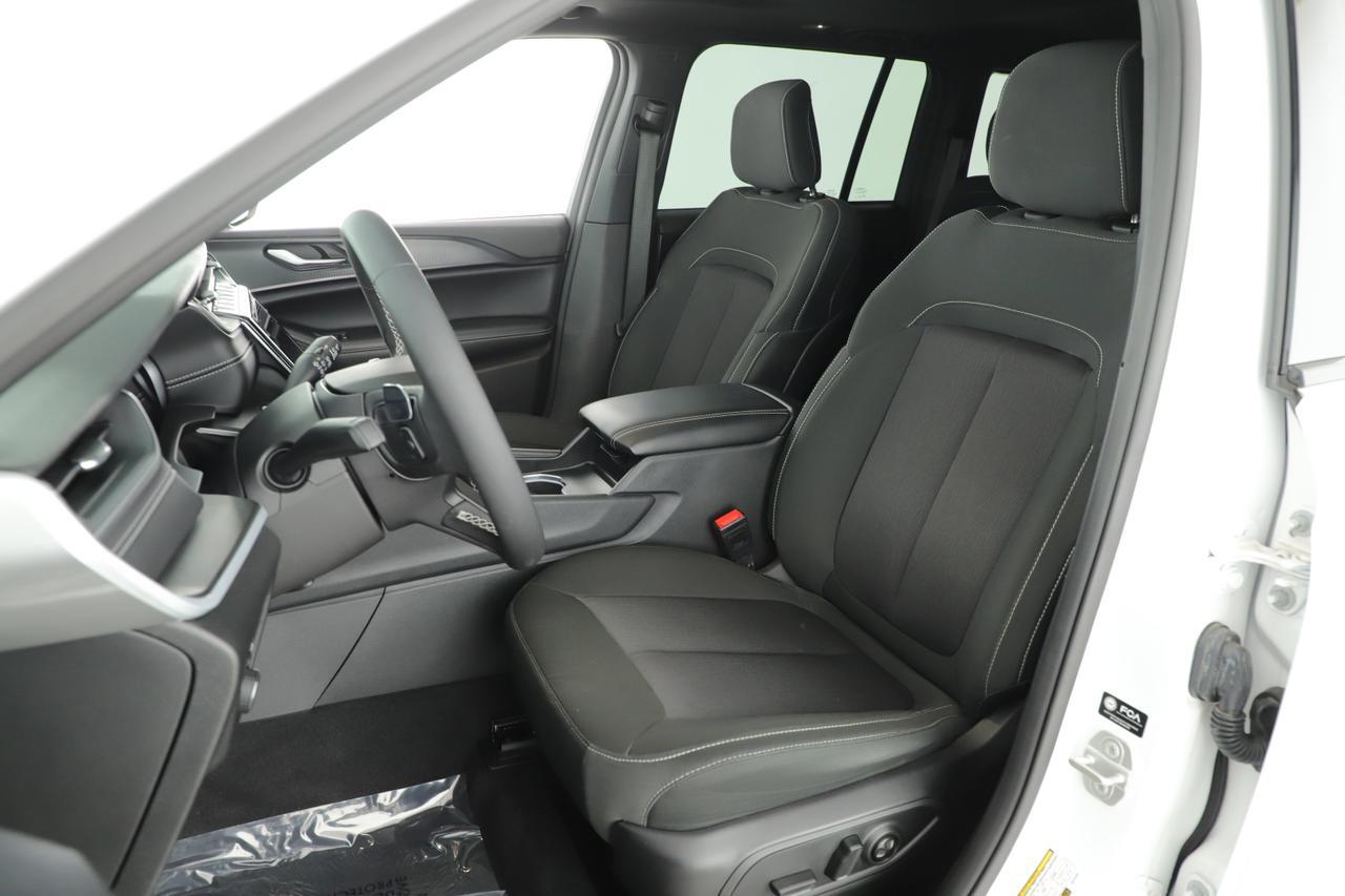 2024 Jeep Grand Cherokee Laredo X New Braunfels TX