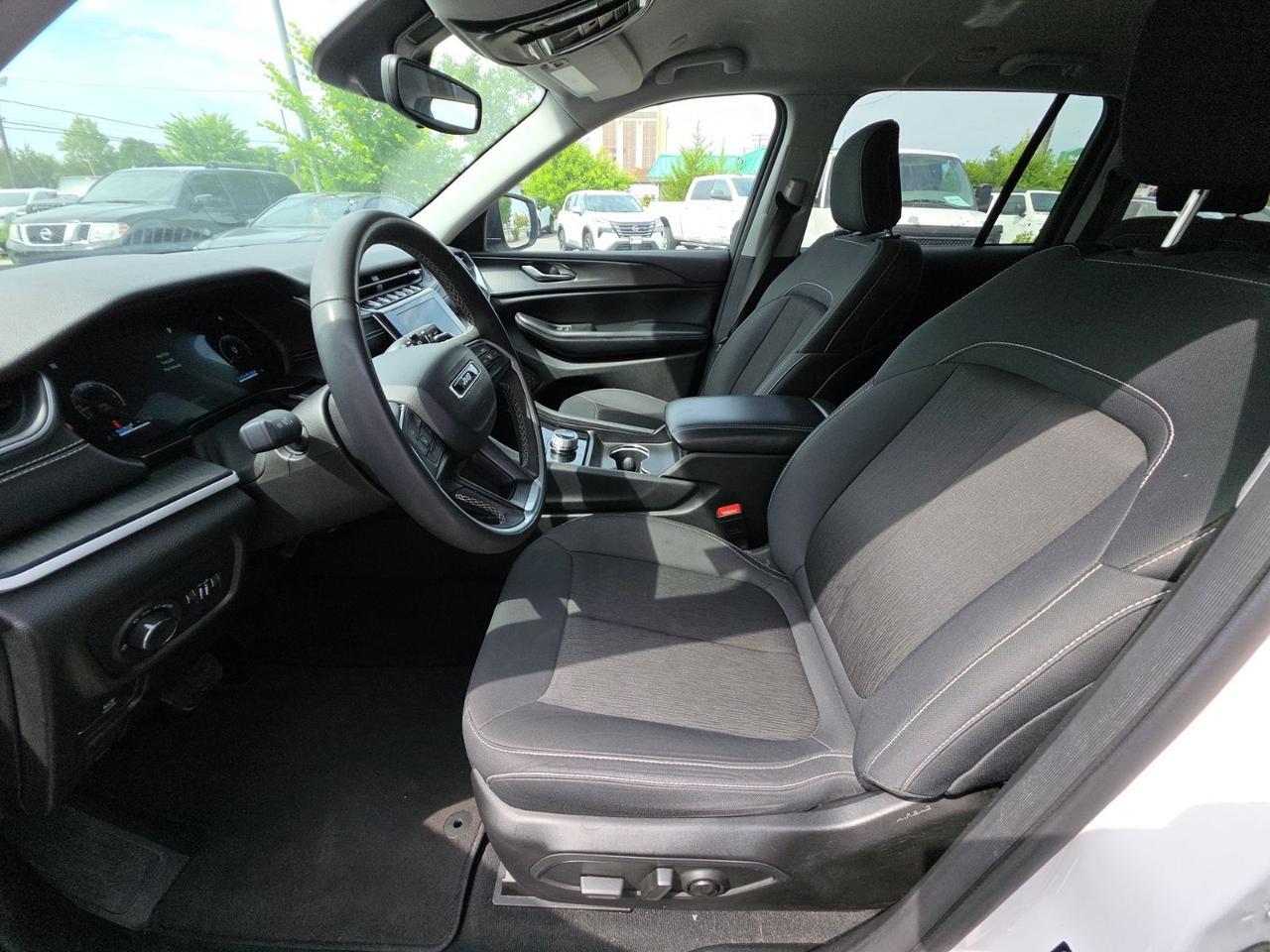 2024 Jeep Grand Cherokee Laredo Glen Burnie MD