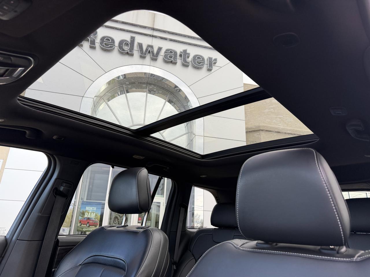 2024 Jeep Grand Cherokee Limited 4WD | V6 | Leather | NAV | Black Appearance Package | 2IN Gloss Black Wheels | Heated Seats Redwater AB
