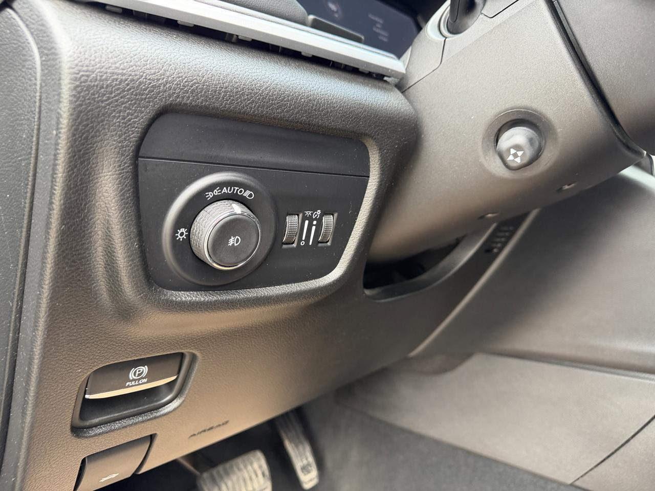 2024 Jeep Grand Cherokee Limited 4WD | V6 | Leather | NAV | Black Appearance Package | 2IN Gloss Black Wheels | Heated Seats Redwater AB