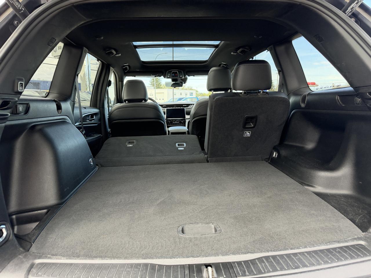 2024 Jeep Grand Cherokee Limited 4WD | V6 | Leather | NAV | Black Appearance Package | 2IN Gloss Black Wheels | Heated Seats Redwater AB