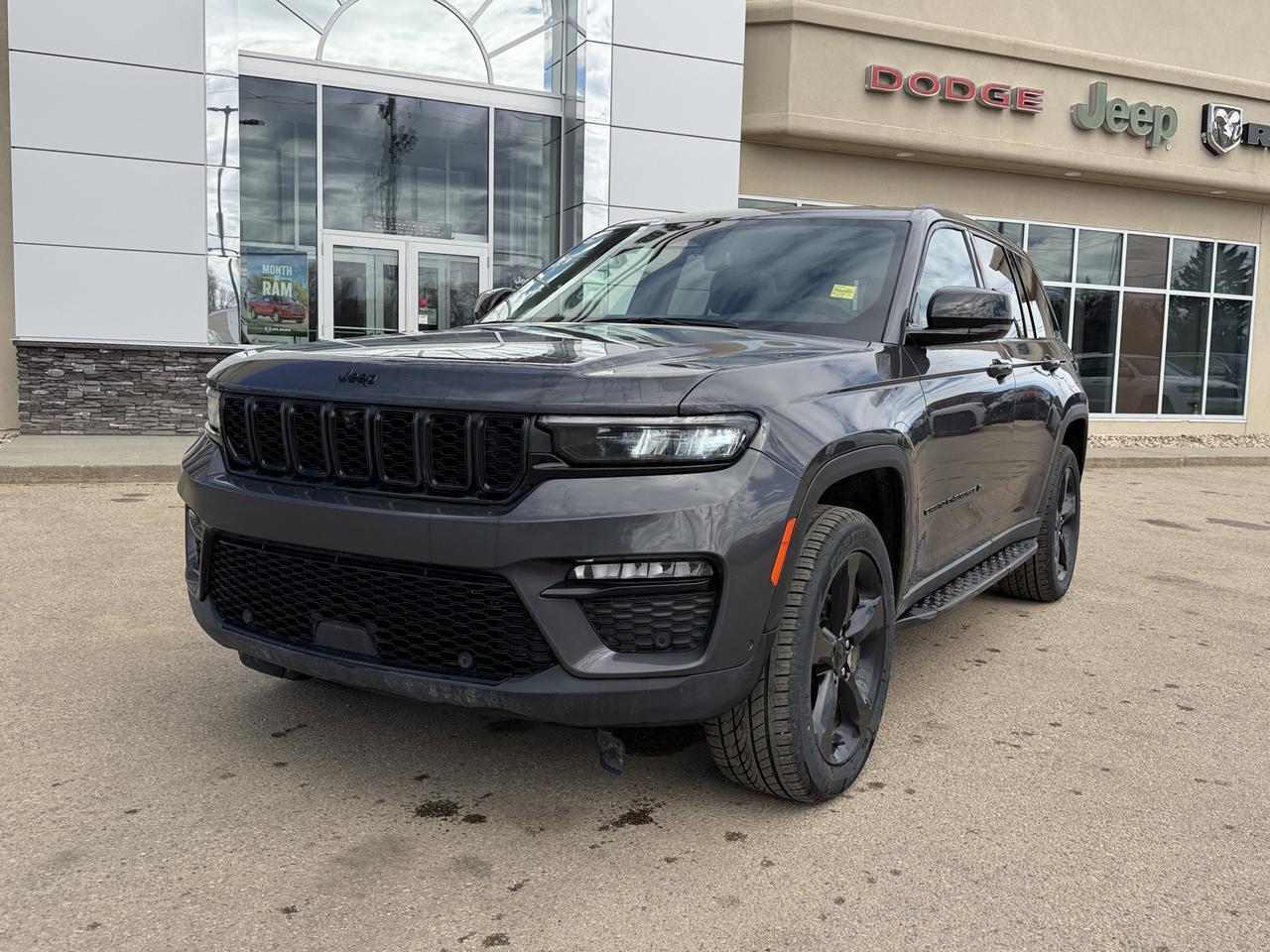 2024 Jeep Grand Cherokee Limited 4WD | V6 | Leather | NAV | Black Appearance Package | 2IN Gloss Black Wheels | Heated Seats Redwater AB