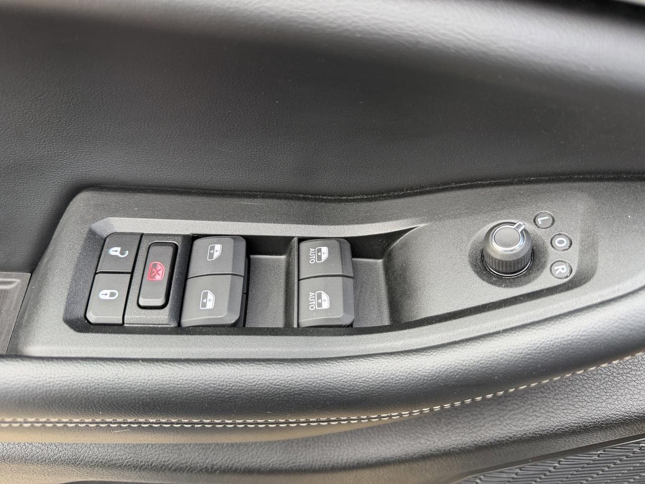 2024 Jeep Grand Cherokee Limited 4WD | V6 | Leather | NAV | Black Appearance Package | 2IN Gloss Black Wheels | Heated Seats Redwater AB