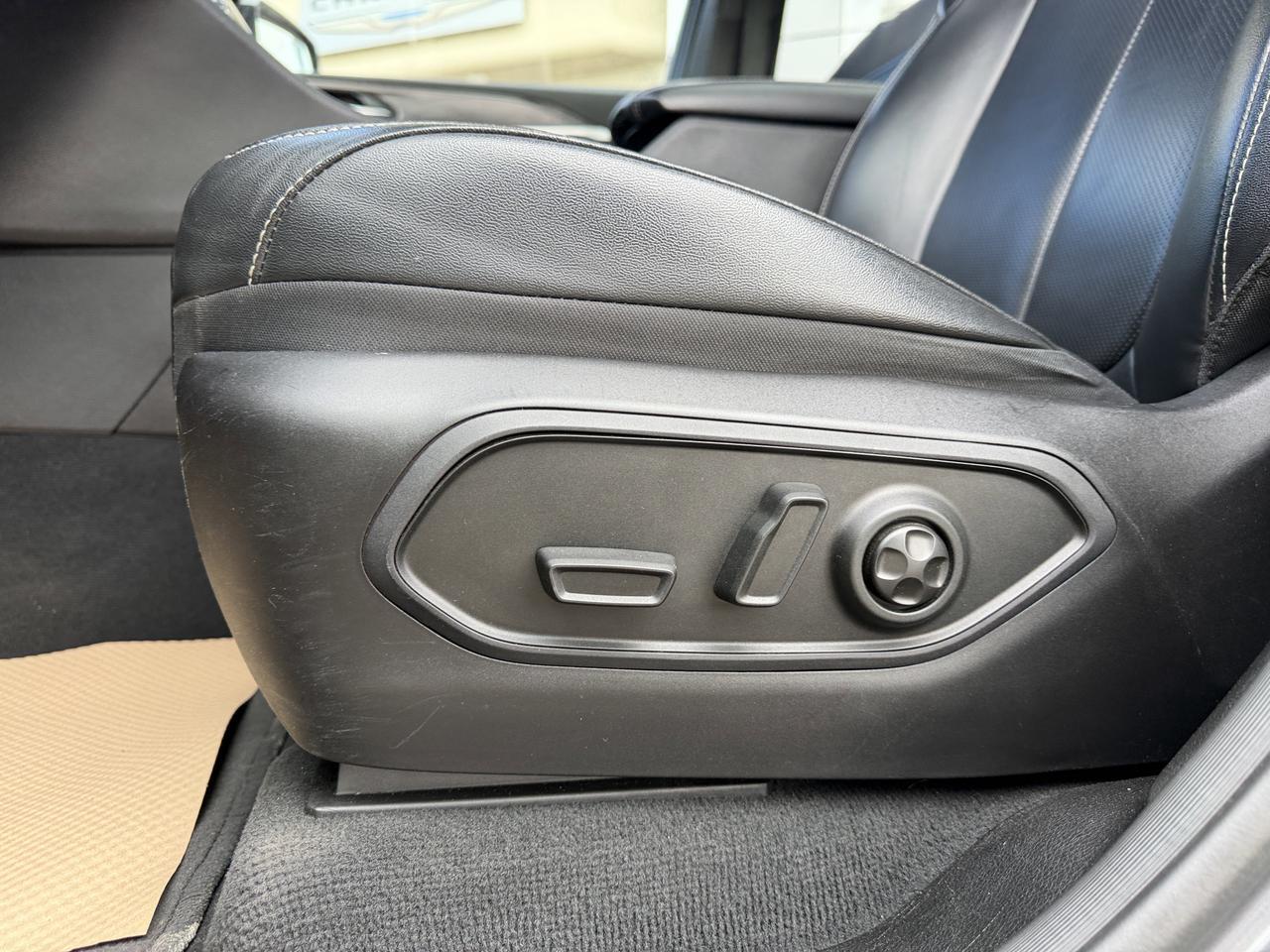 2024 Jeep Grand Cherokee Limited 4WD | V6 | Leather | NAV | Black Appearance Package | 2IN Gloss Black Wheels | Heated Seats Redwater AB