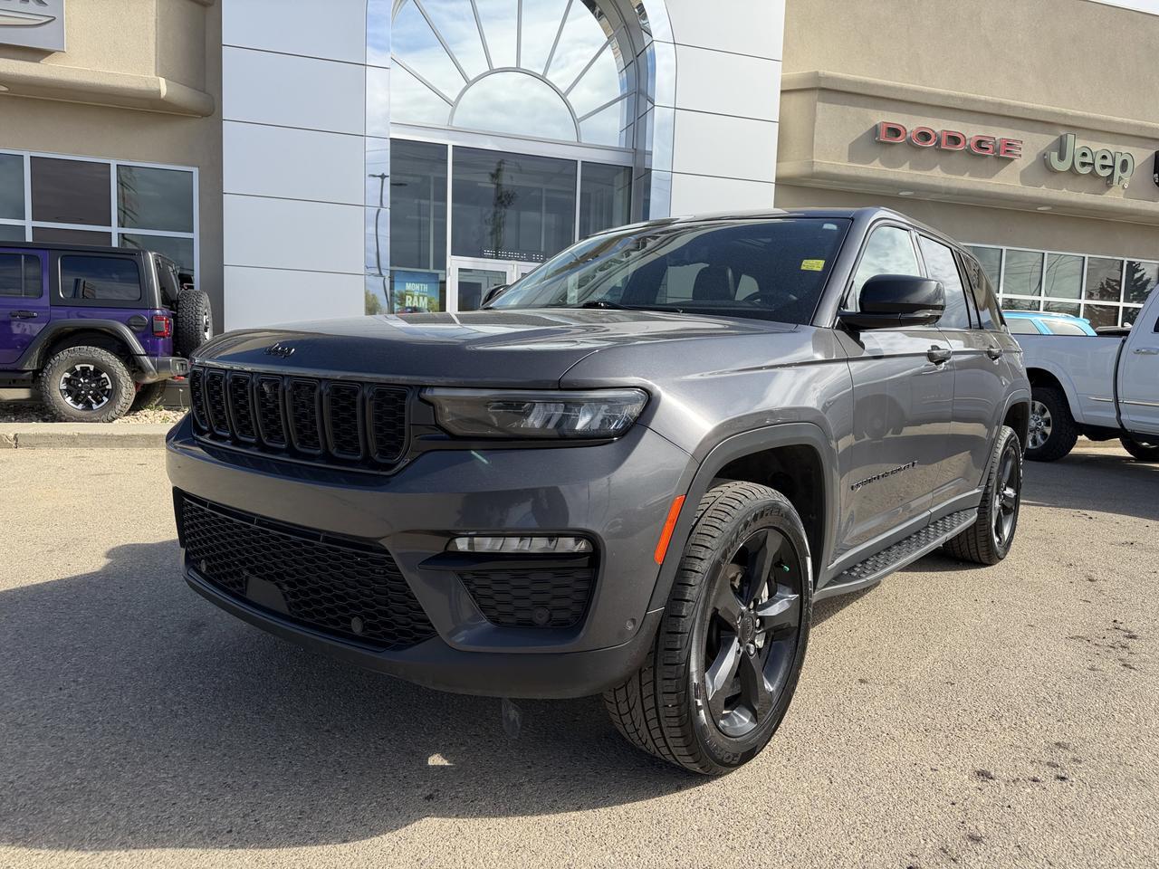 2024 Jeep Grand Cherokee Limited 4WD | V6 | Leather | NAV | Black Appearance Package | 2IN Gloss Black Wheels | Heated Seats Redwater AB
