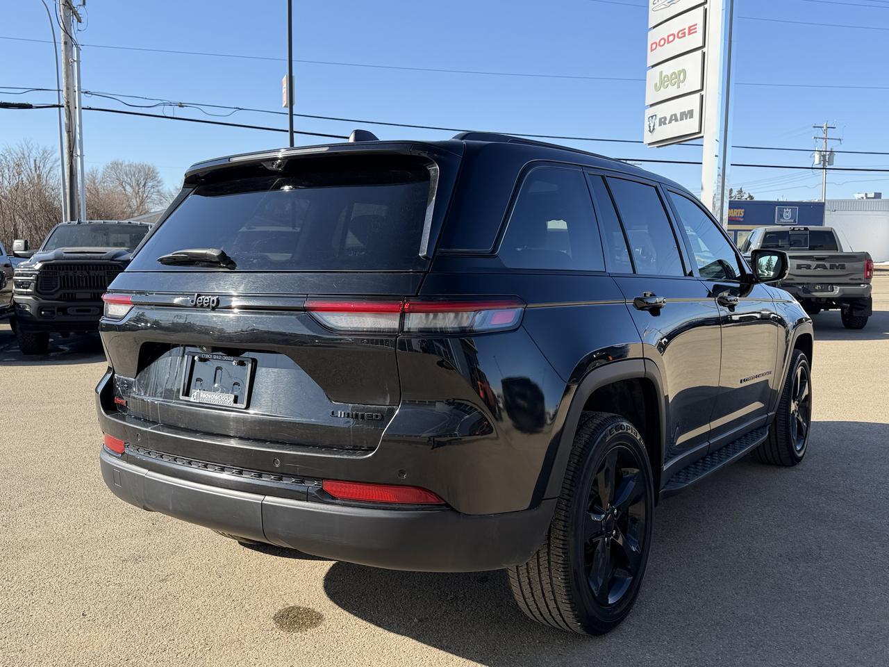2024 Jeep Grand Cherokee Limited 4WD | V6 | NAV | Leather | Heated Seats | Power Liftgate | 20IN Gloss Black Wheels Redwater AB