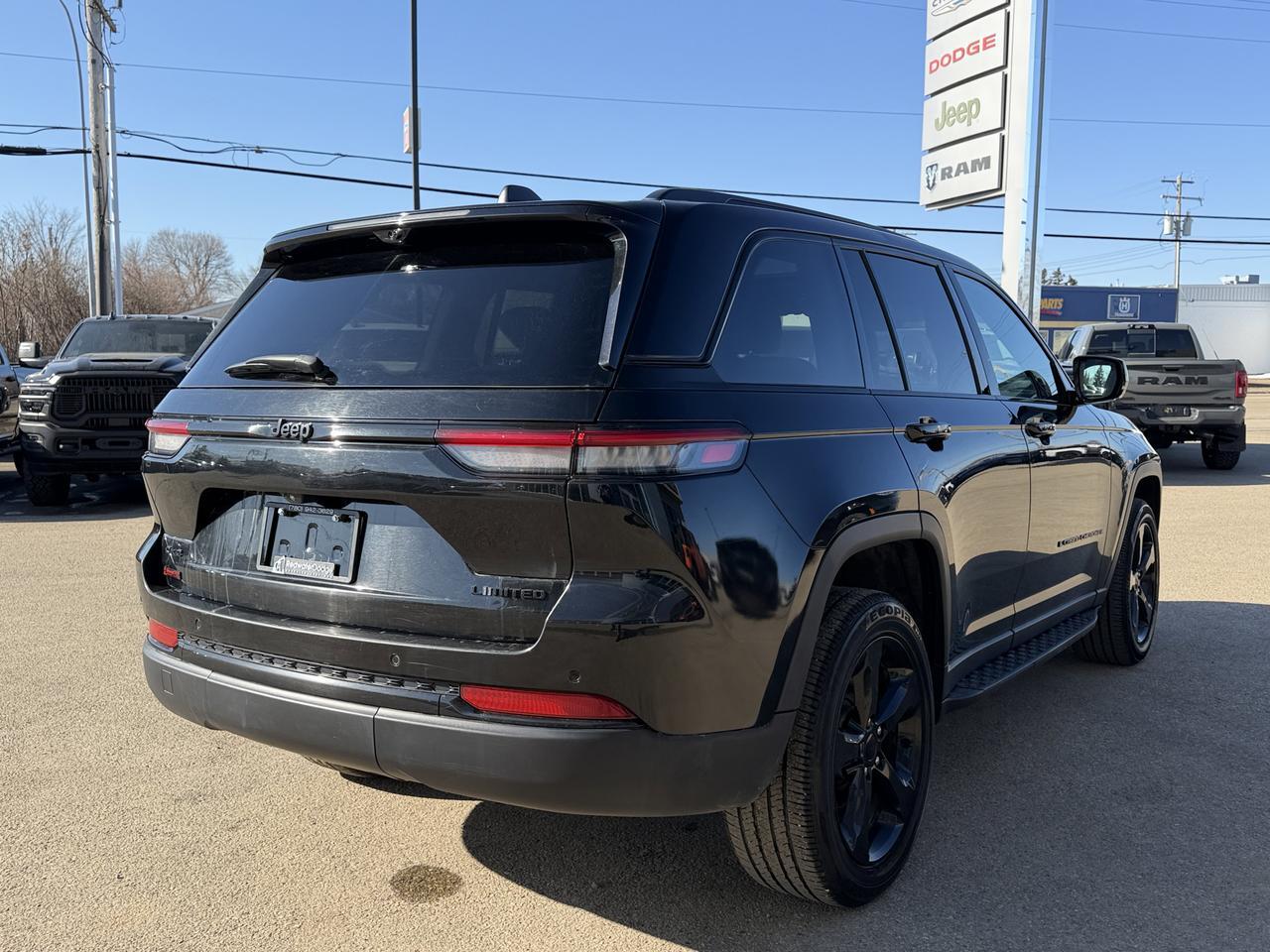2024 Jeep Grand Cherokee Limited 4WD | V6 | NAV | Leather | Heated Seats | Power Liftgate | 20IN Gloss Black Wheels Redwater AB