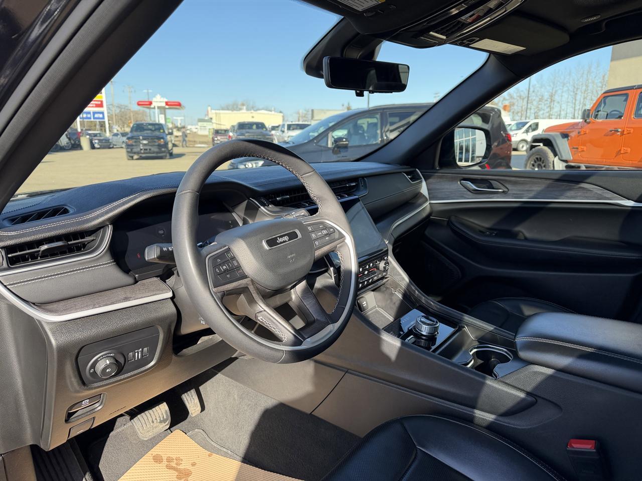 2024 Jeep Grand Cherokee Limited 4WD | V6 | NAV | Leather | Heated Seats | Power Liftgate | 20IN Gloss Black Wheels Redwater AB