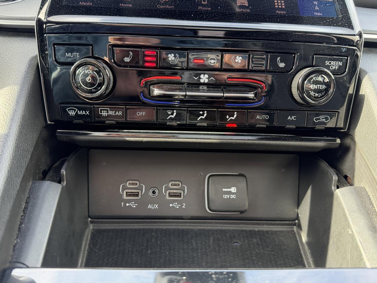 2024 Jeep Grand Cherokee Limited 4x4 | Luxury Tech | Pano Sunroof | Heated Vented Seats | Remote Start | Power Liftgate Redwater AB