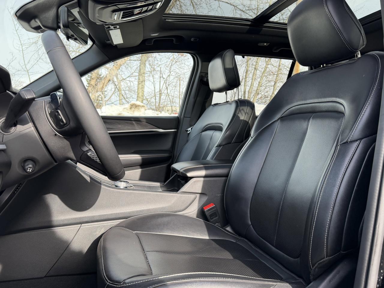 2024 Jeep Grand Cherokee Limited 4x4 | Luxury Tech | Pano Sunroof | Heated Vented Seats | Remote Start | Power Liftgate Redwater AB