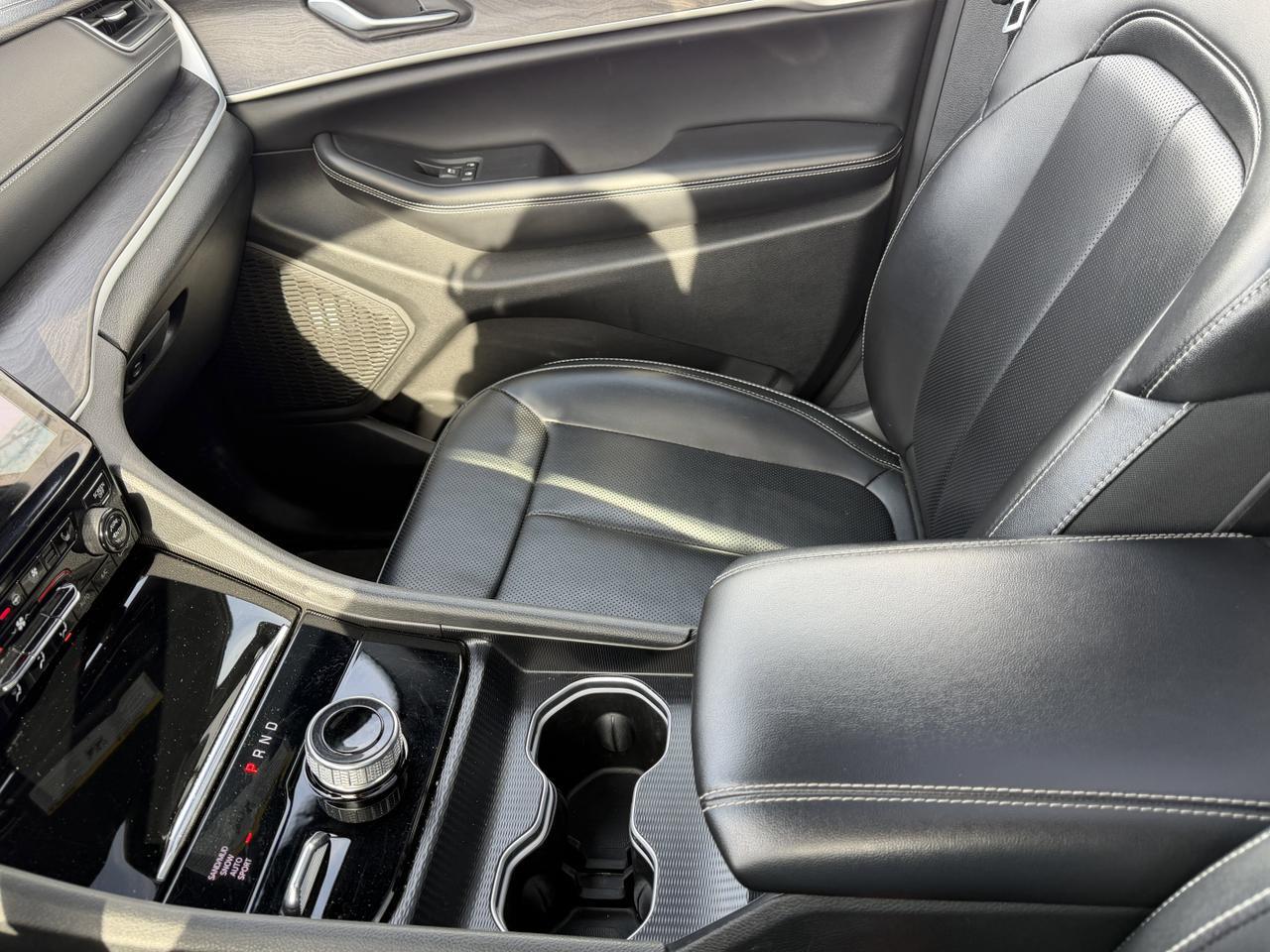 2024 Jeep Grand Cherokee Limited 4x4 | Luxury Tech | Pano Sunroof | Heated Vented Seats | Remote Start | Power Liftgate Redwater AB