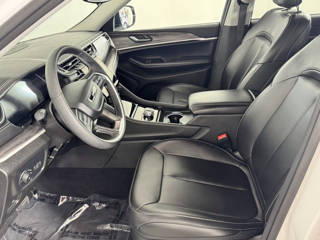 2024 Jeep Grand Cherokee Limited 4x4 w/ Black Appearance Package Maumee OH