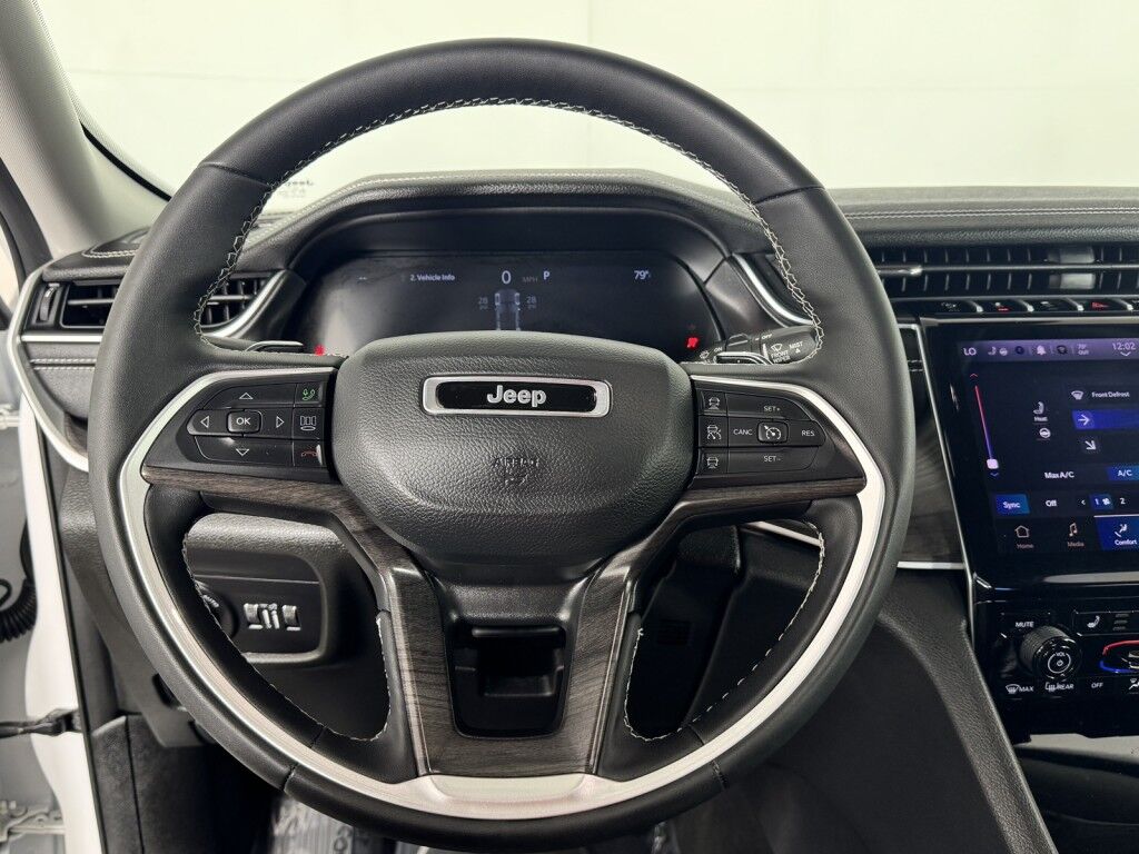 2024 Jeep Grand Cherokee Limited 4x4 w/ Black Appearance Package Maumee OH