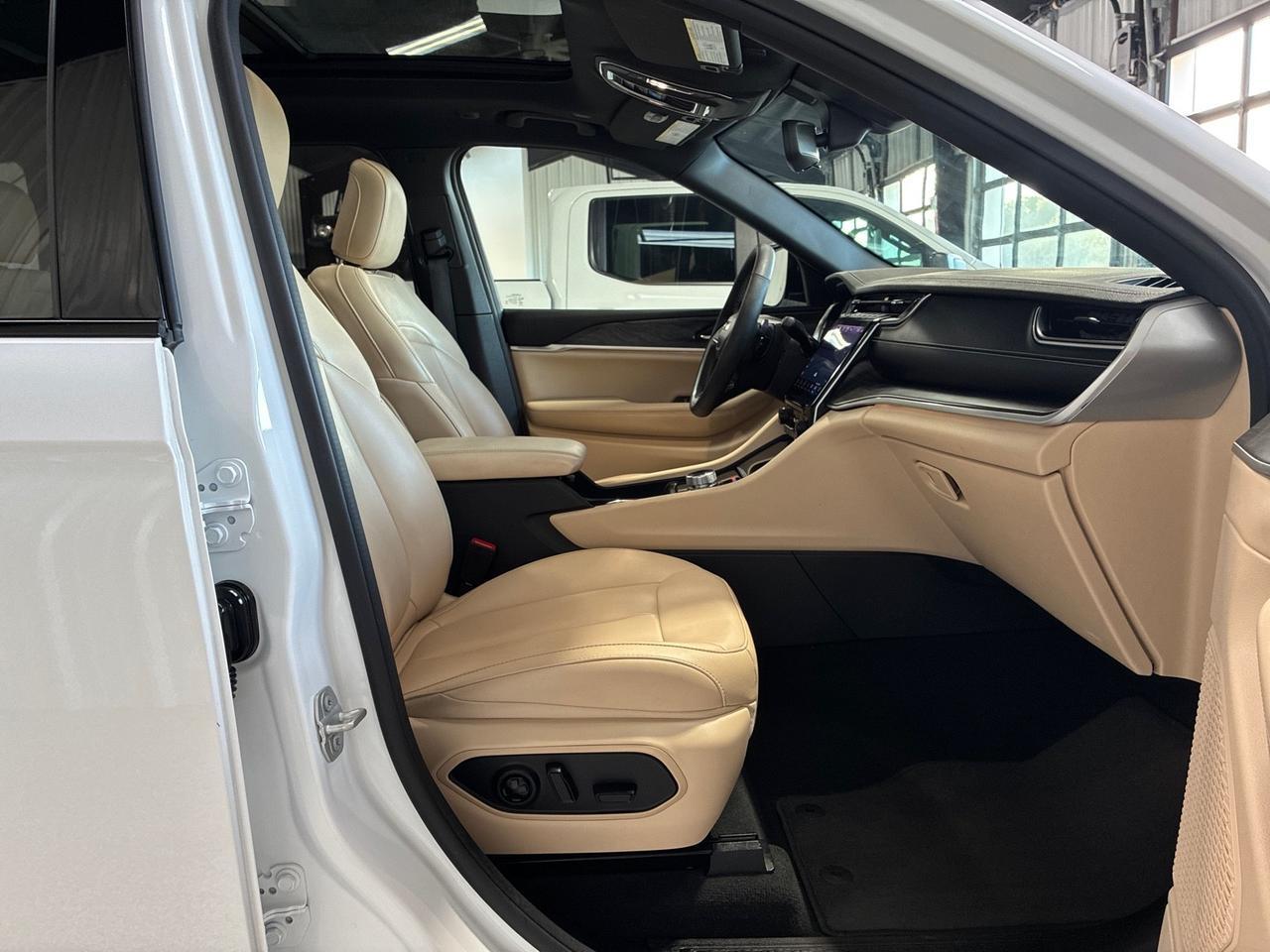 2024 Jeep Grand Cherokee Limited, Black Appearance Pkg, Pano Sunroof Houston TX