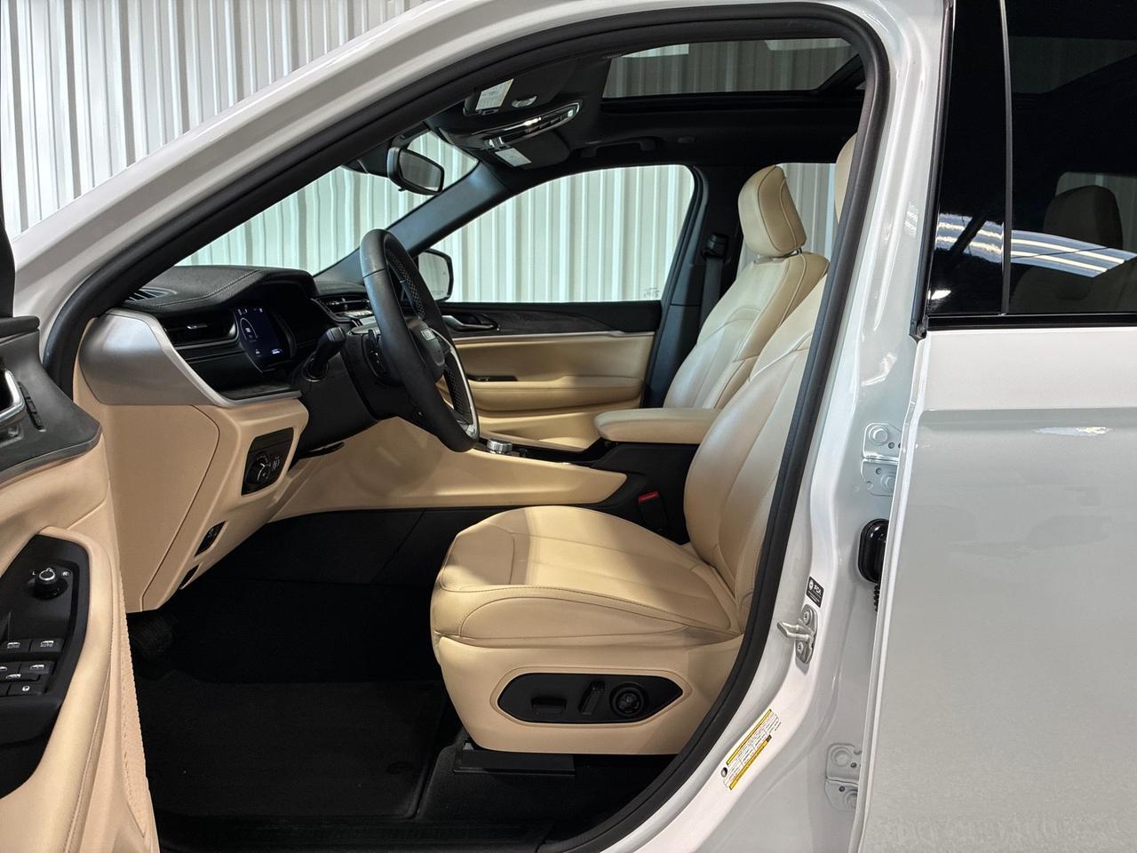 2024 Jeep Grand Cherokee Limited, Black Appearance Pkg, Pano Sunroof Houston TX