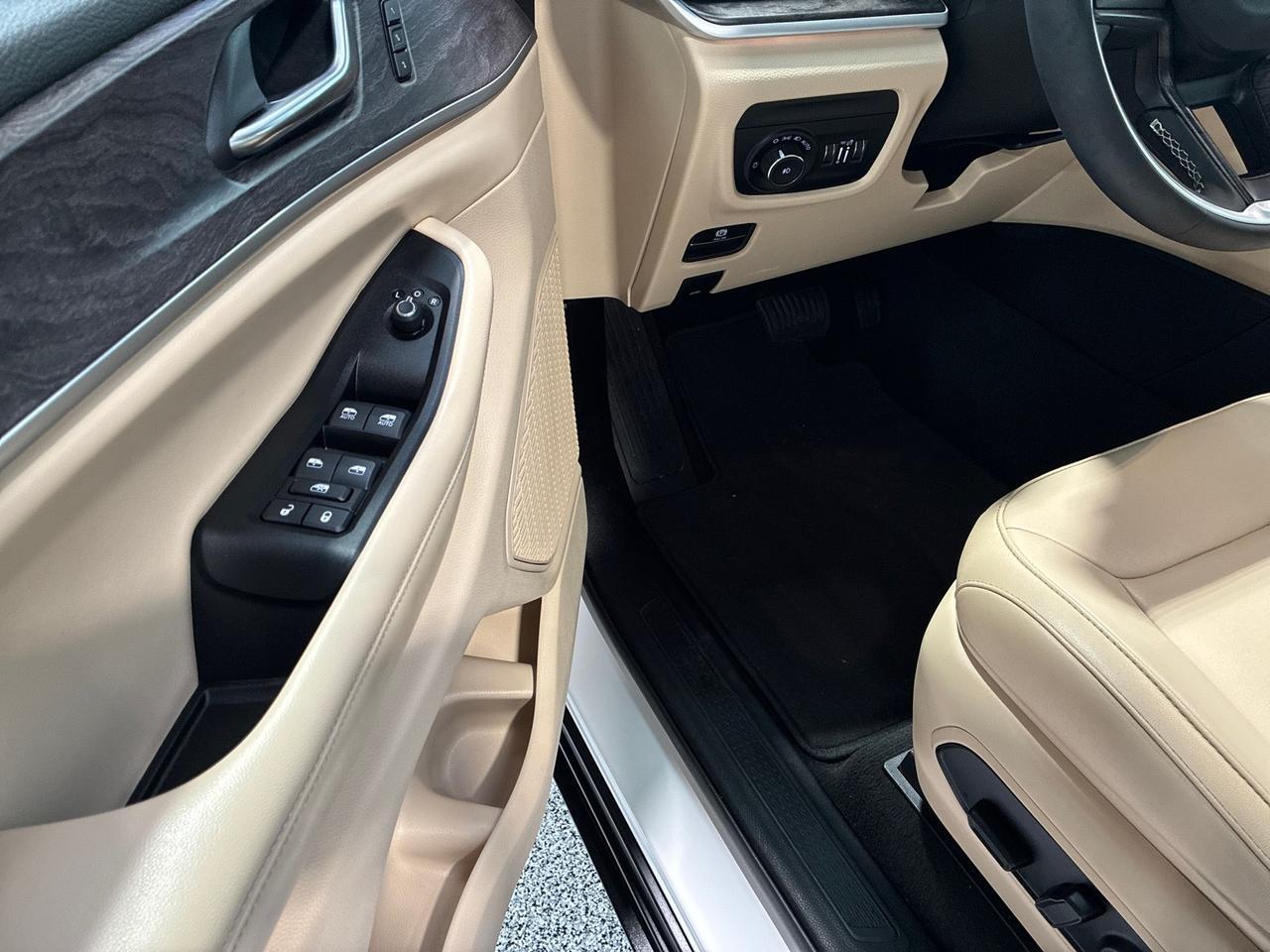 2024 Jeep Grand Cherokee Limited, Black Appearance Pkg, Pano Sunroof Houston TX