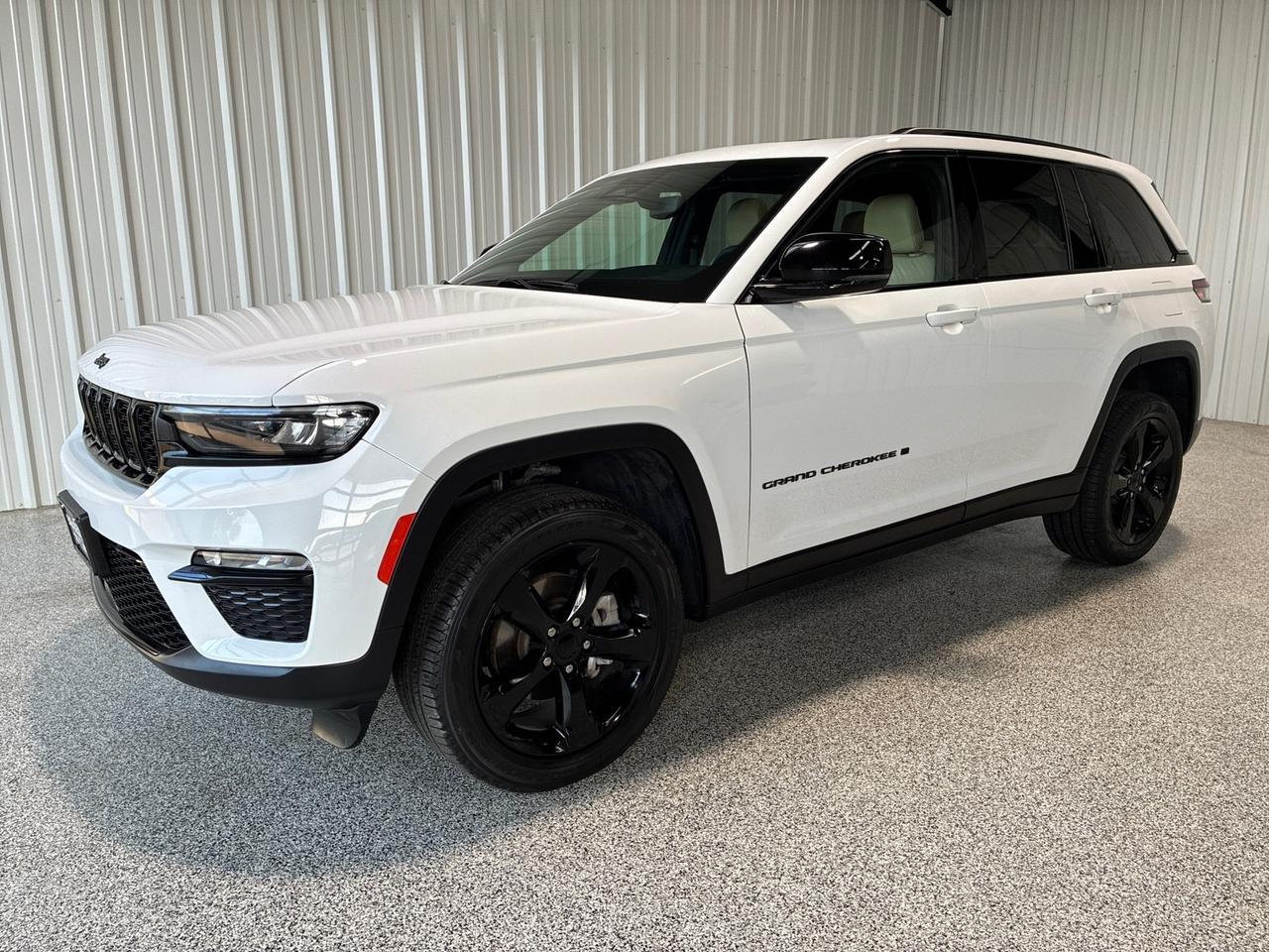 2024 Jeep Grand Cherokee Limited, Black Appearance Pkg, Pano Sunroof