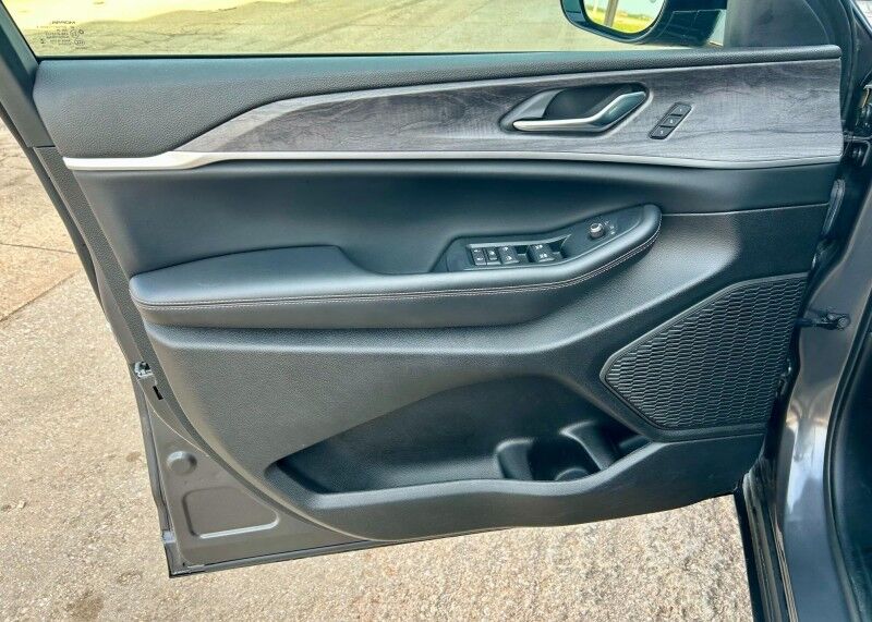 2024 Jeep Grand Cherokee Limited Harper KS