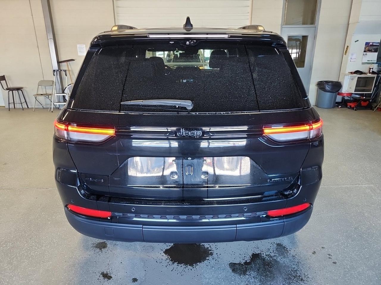 2024 Jeep Grand Cherokee Limited Redwater AB