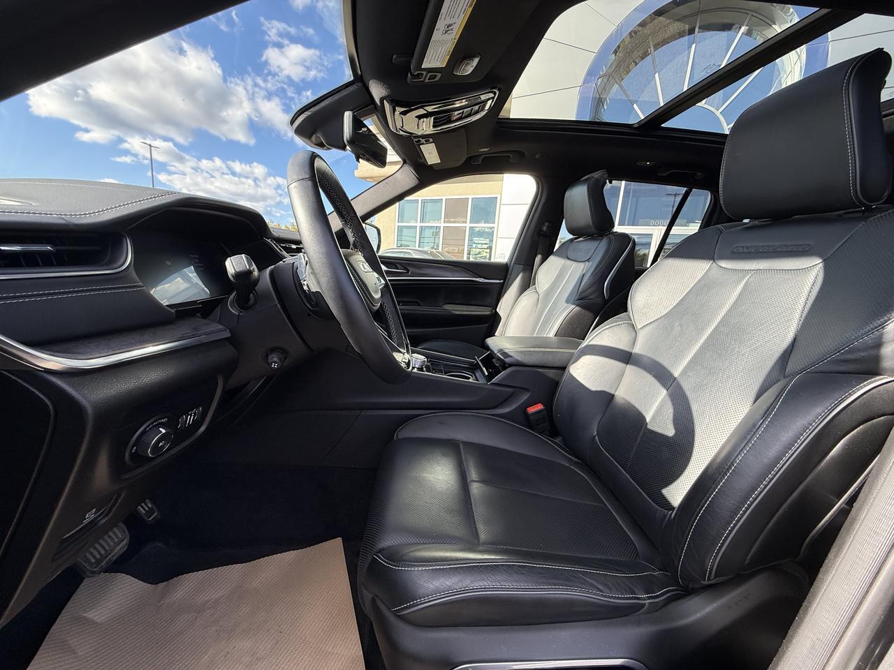 2024 Jeep Grand Cherokee Overland 4x4 | V6 Pentastar | Pano Sunroof | Massage Leather Seats | NAV | Night Vision| HUD Redwater AB
