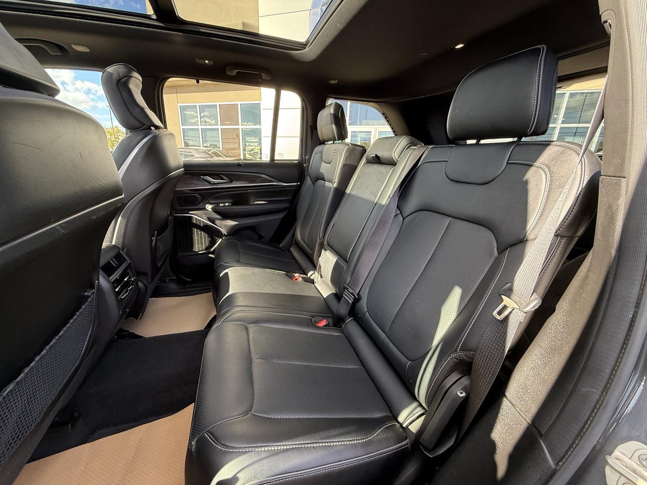 2024 Jeep Grand Cherokee Overland 4x4 | V6 Pentastar | Pano Sunroof | Massage Leather Seats | NAV | Night Vision| HUD Redwater AB