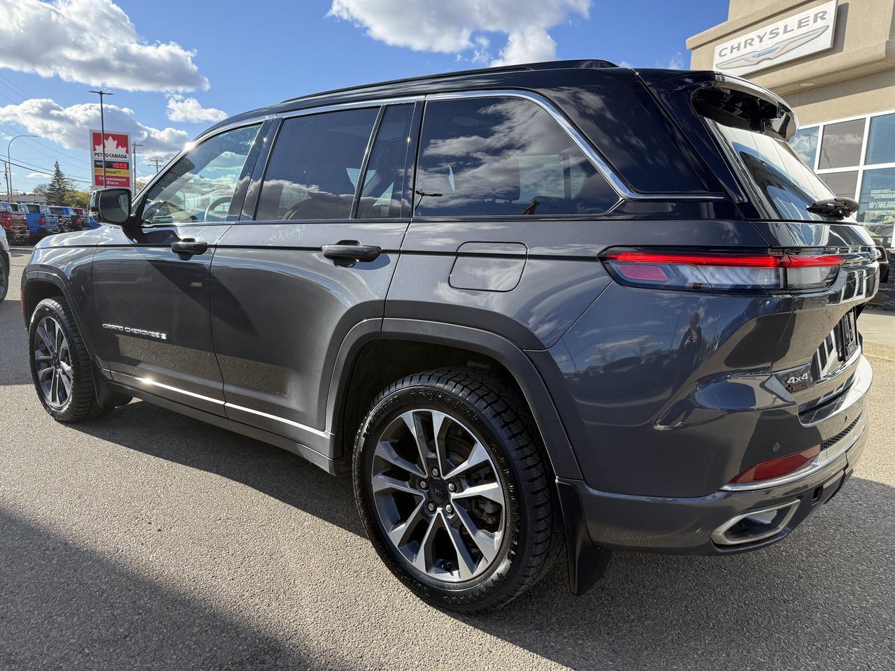 2024 Jeep Grand Cherokee Overland 4x4 | V6 Pentastar | Pano Sunroof | Massage Leather Seats | NAV | Night Vision| HUD Redwater AB