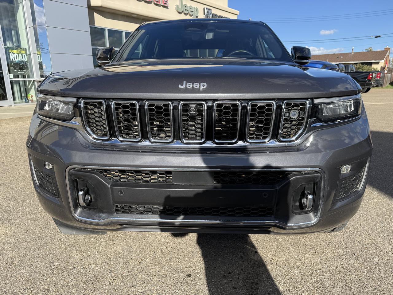 2024 Jeep Grand Cherokee Overland 4x4 | V6 Pentastar | Pano Sunroof | Massage Leather Seats | NAV | Night Vision| HUD Redwater AB