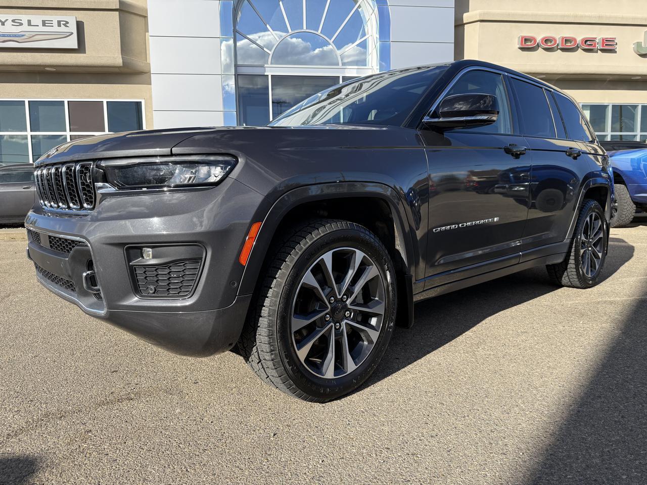 2024 Jeep Grand Cherokee Overland 4x4 | V6 Pentastar | Pano Sunroof | Massage Leather Seats | NAV | Night Vision| HUD Redwater AB