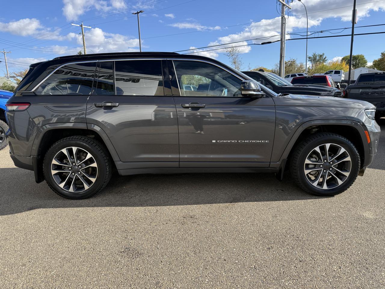 2024 Jeep Grand Cherokee Overland 4x4 | V6 Pentastar | Pano Sunroof | Massage Leather Seats | NAV | Night Vision| HUD Redwater AB