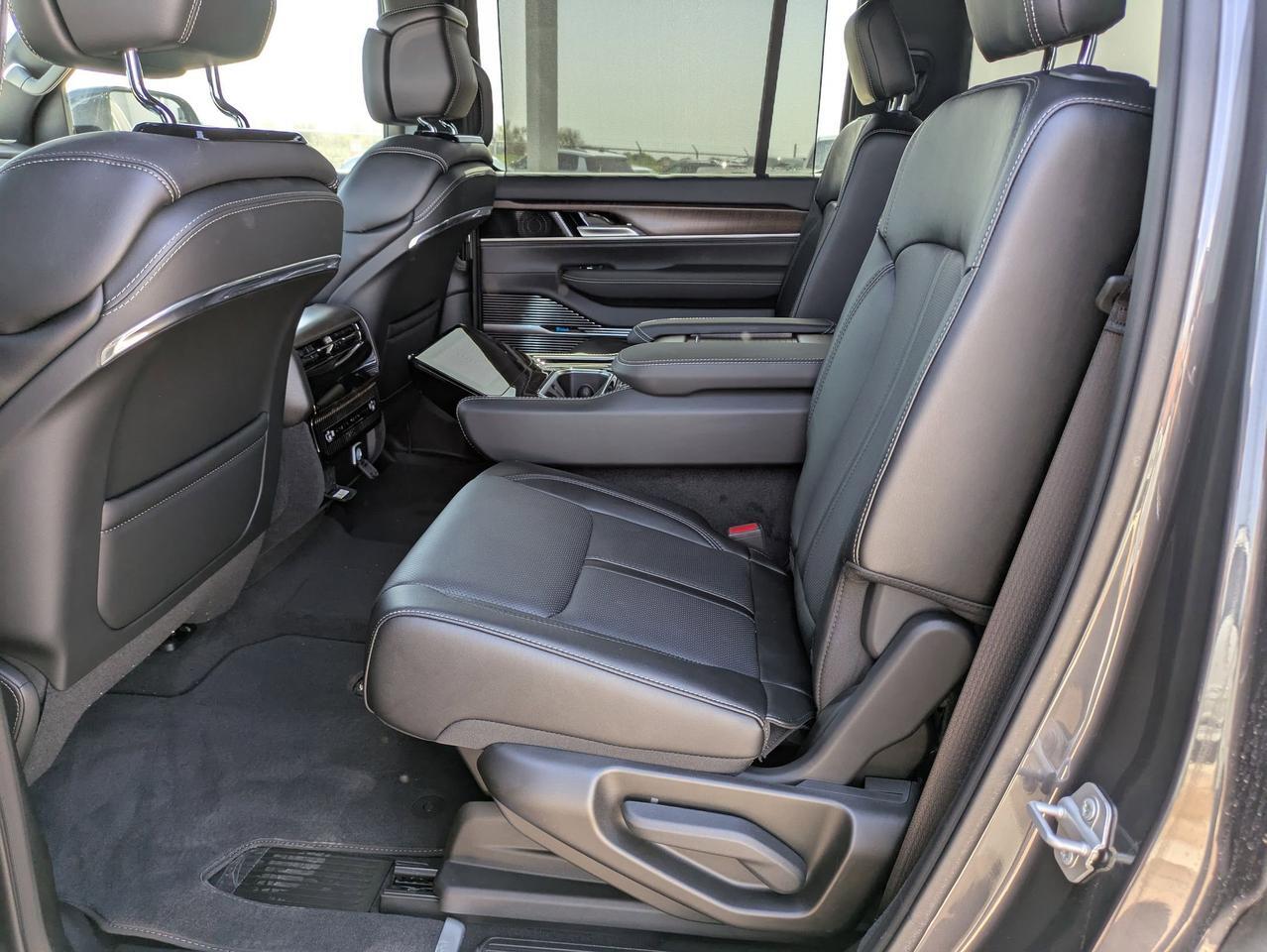 2024 Jeep Grand Wagoneer BASE Castroville TX