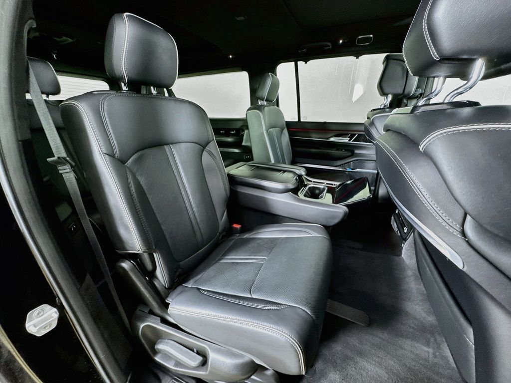 2024 Jeep Grand Wagoneer L Series II Willowbrook IL