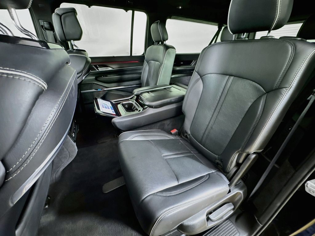 2024 Jeep Grand Wagoneer L Series II Willowbrook IL