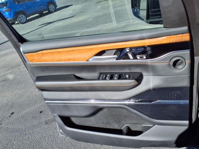 2024 Jeep Grand Wagoneer L Series III Burnet TX