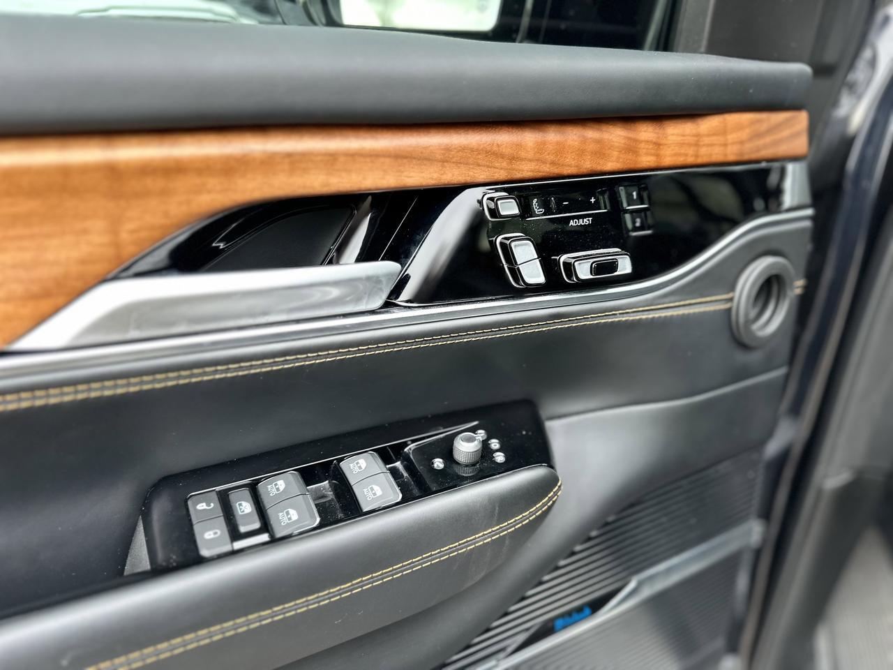 2024 Jeep Grand Wagoneer L Series III 4x4 | Low KMs | 3L Hurricane | Leather | NAV | Heated Vented Seats | Sunroof Redwater AB