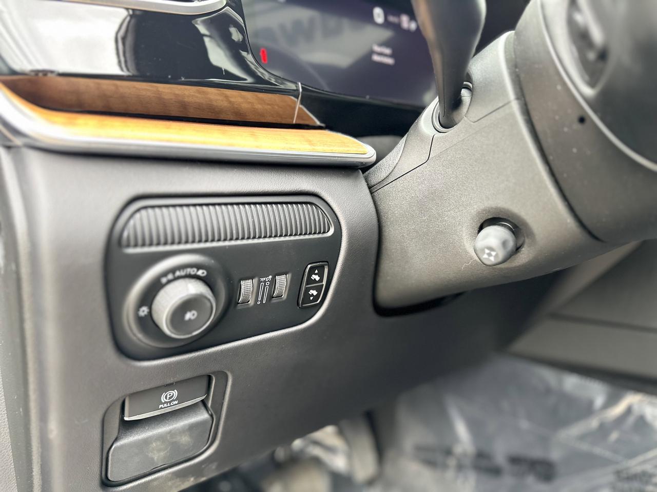 2024 Jeep Grand Wagoneer L Series III 4x4 | Low KMs | 3L Hurricane | Leather | NAV | Heated Vented Seats | Sunroof Redwater AB