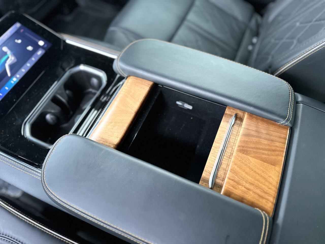 2024 Jeep Grand Wagoneer L Series III 4x4 | Low KMs | 3L Hurricane | Leather | NAV | Heated Vented Seats | Sunroof Redwater AB