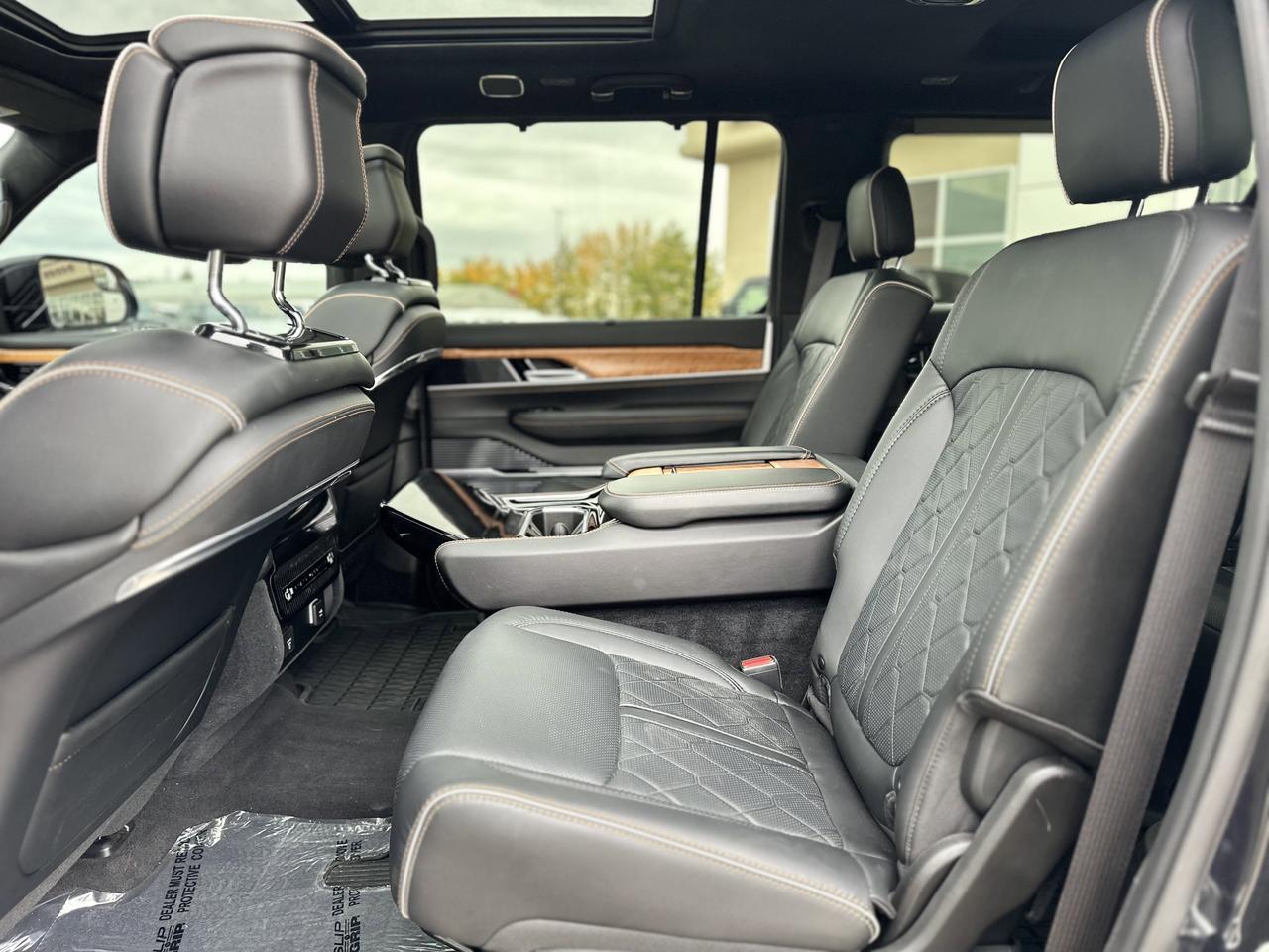 2024 Jeep Grand Wagoneer L Series III 4x4 | Low KMs | 3L Hurricane | Leather | NAV | Heated Vented Seats | Sunroof Redwater AB
