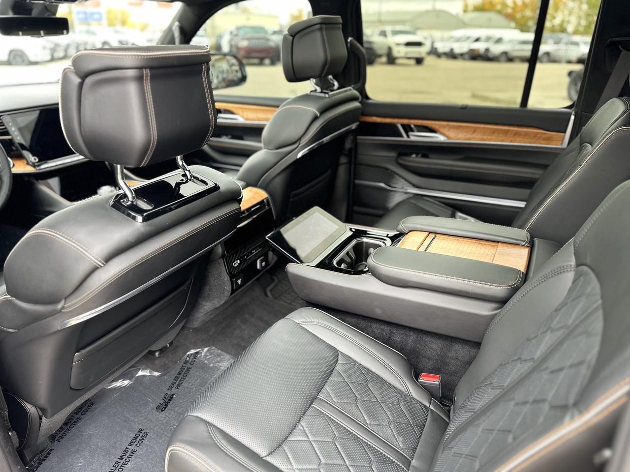 2024 Jeep Grand Wagoneer L Series III 4x4 | Low KMs | 3L Hurricane | Leather | NAV | Heated Vented Seats | Sunroof Redwater AB