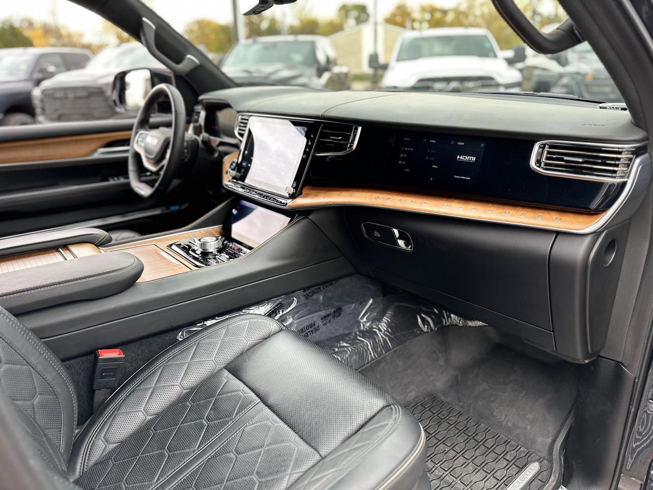 2024 Jeep Grand Wagoneer L Series III 4x4 | Low KMs | 3L Hurricane | Leather | NAV | Heated Vented Seats | Sunroof Redwater AB