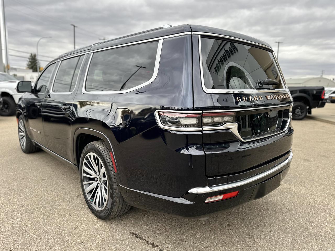 2024 Jeep Grand Wagoneer L Series III 4x4 | Low KMs | 3L Hurricane | Leather | NAV | Heated Vented Seats | Sunroof Redwater AB