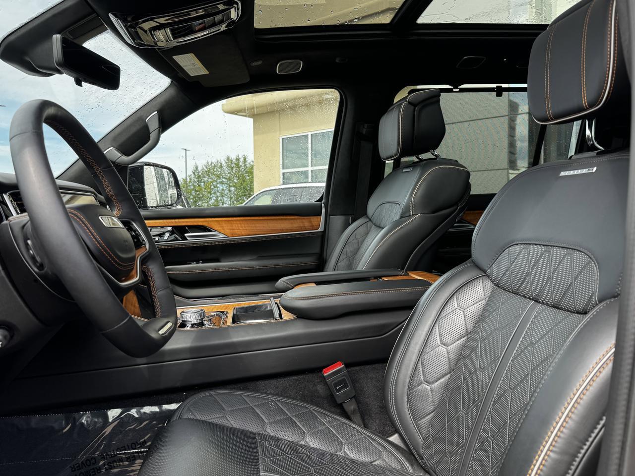 2024 Jeep Grand Wagoneer L Series III 4x4 | Low KMs | 3L Hurricane | Leather | NAV | Heated Vented Seats | Sunroof Redwater AB
