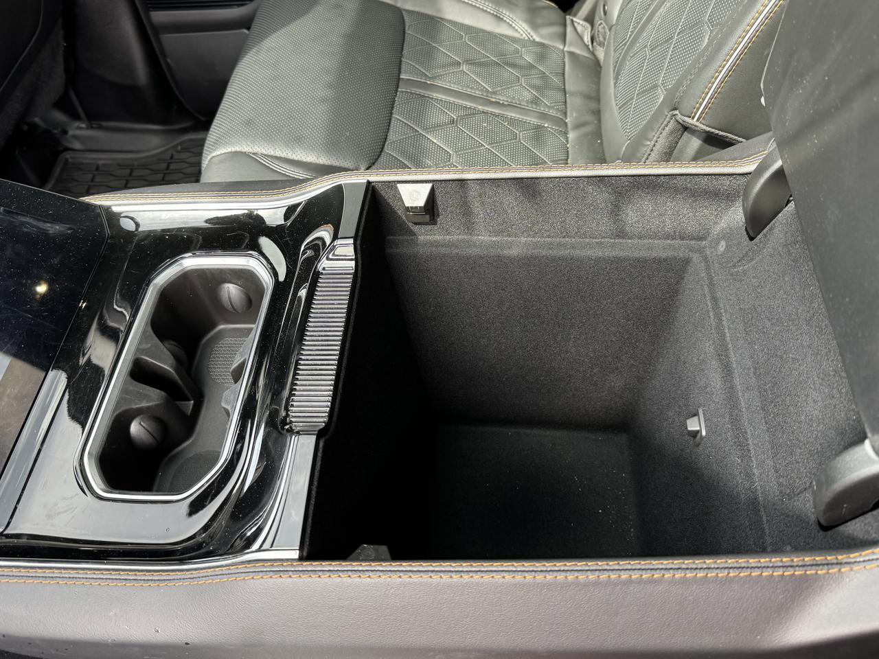 2024 Jeep Grand Wagoneer L Series III 4x4 | Low KMs | 3L Hurricane | Leather | NAV | Heated Vented Seats | Sunroof Redwater AB