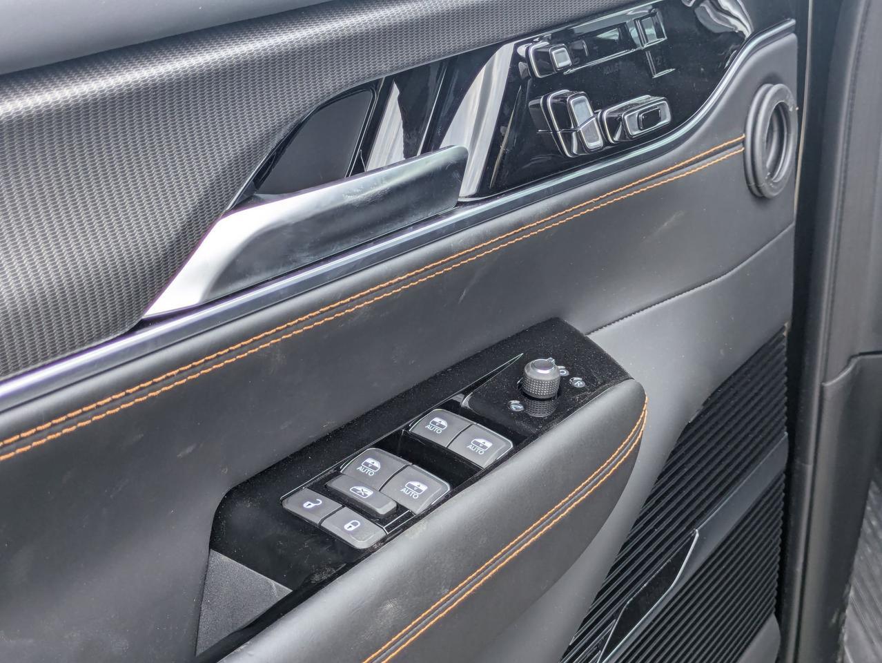 2024 Jeep Grand Wagoneer Series III Obsidian Castroville TX