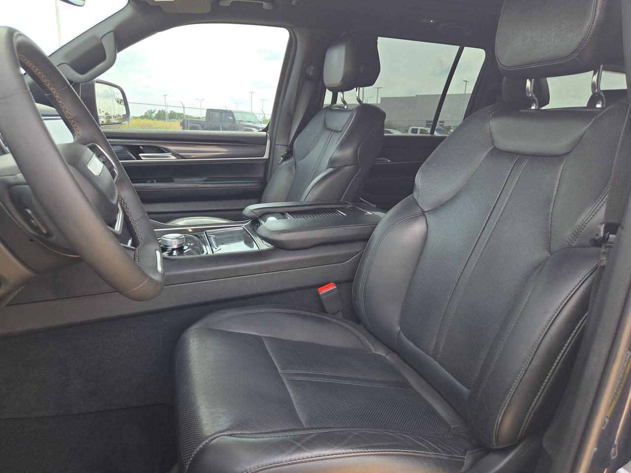 2024 Jeep Wagoneer BASE Castroville TX